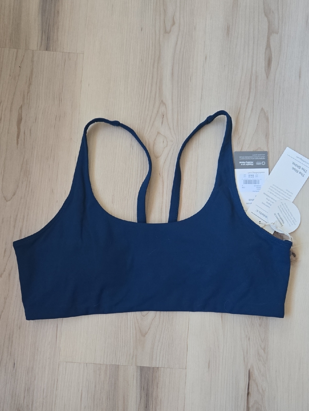 NWT Vuori Yosemite Bra, Cosmo, Size Large